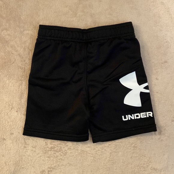 Under Armour Boys Outfit Size 4 - Picture 5 of 7